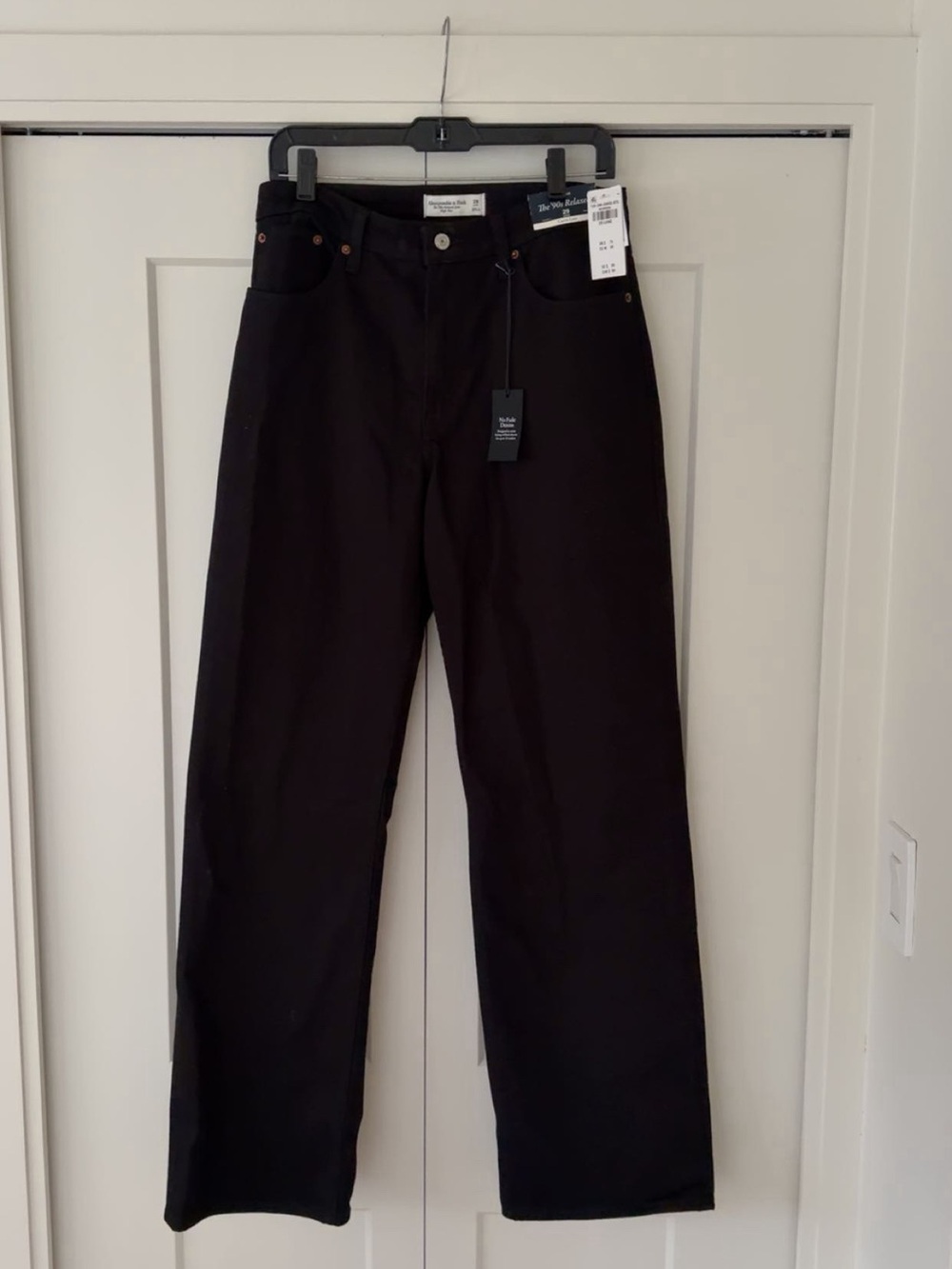Abercrombie Curve Love The 90’s The Relaxed Black Jean